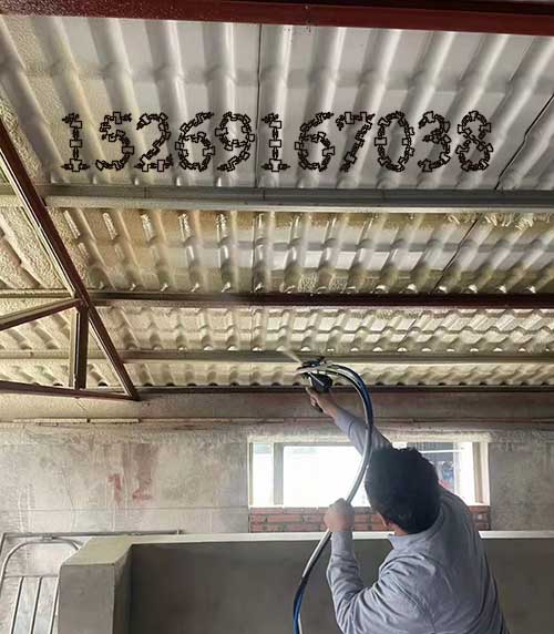 单板彩钢瓦顶棚保温喷涂聚氨酯案例